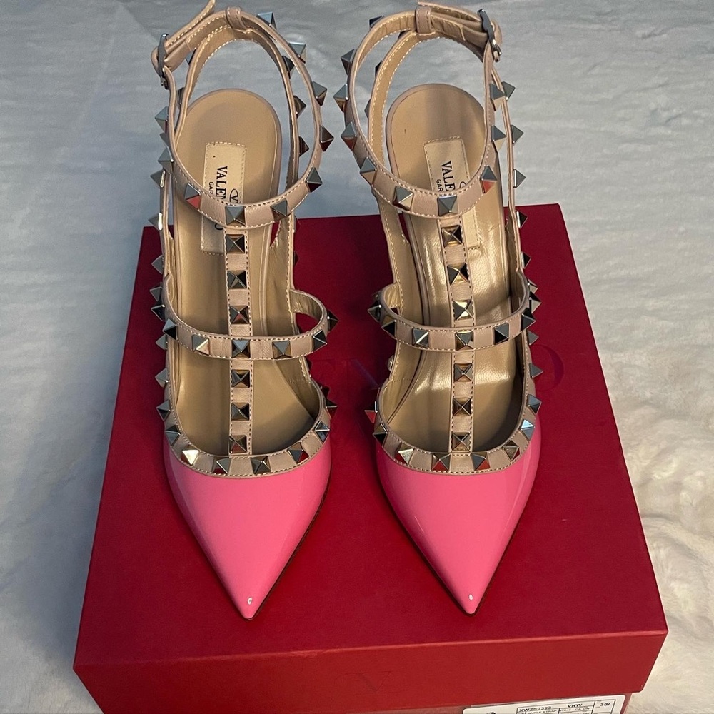 ✨Valentino Rockstud Pumps✨